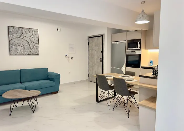Laurel Metro Apartment